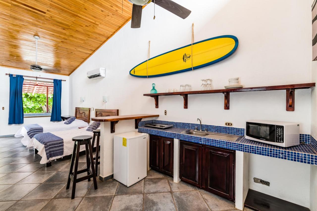 Witch'S Rock Surf Camp Hotel Tamarindo Esterno foto